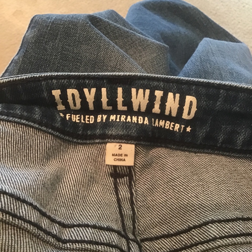 Idyllwind Miranda Lambert Floral Embroidered Flare Jeans Blue Button Fly 2/34 - Picture 7 of 8
